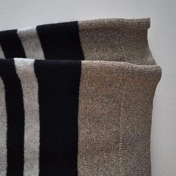 Part Two sweater - Picture 4 of 5